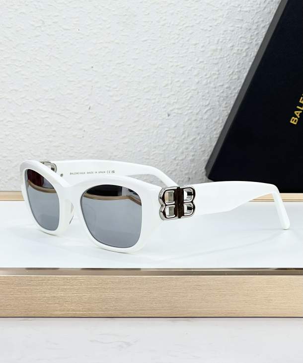 Picture of Balenciaga Sunglasses _SKUfw80274741fw
